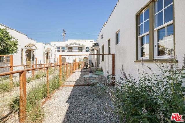 2221 Addison Way, Los Angeles, CA 90041