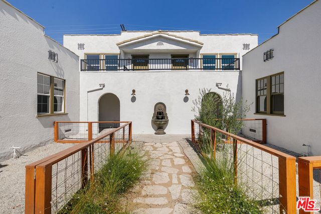 2221 Addison Way, Los Angeles, CA 90041