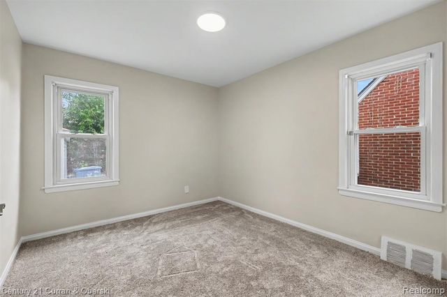8182 Grayfield Street, Dearborn Heights, MI 48127