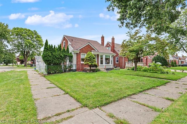 8182 Grayfield Street, Dearborn Heights, MI 48127