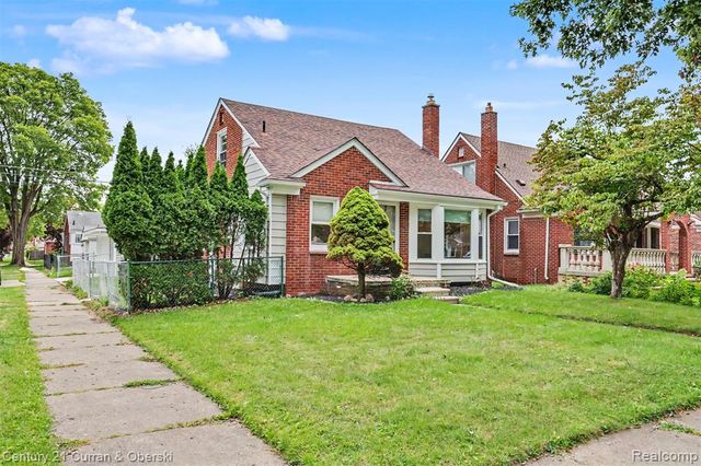 8182 Grayfield Street, Dearborn Heights, MI 48127