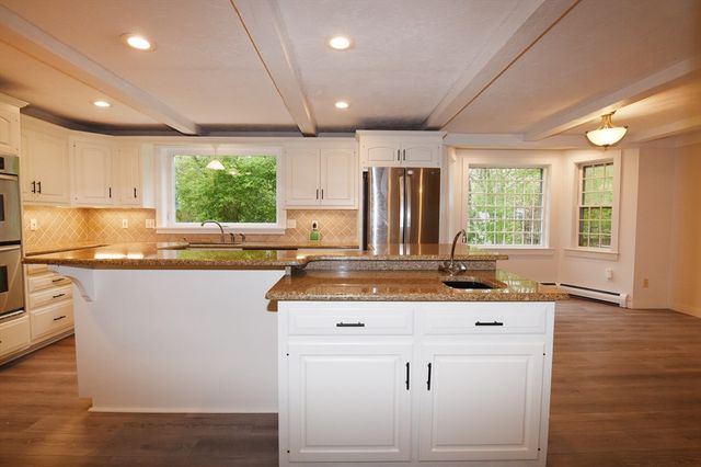83 Winding Way, Plymouth, MA 02360