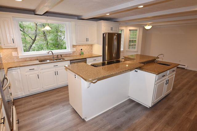 83 Winding Way, Plymouth, MA 02360