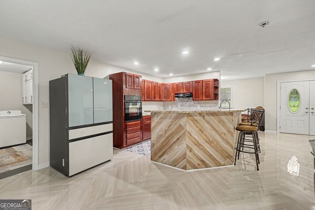 900 Stone Lea Trace, Oxford, GA 30054