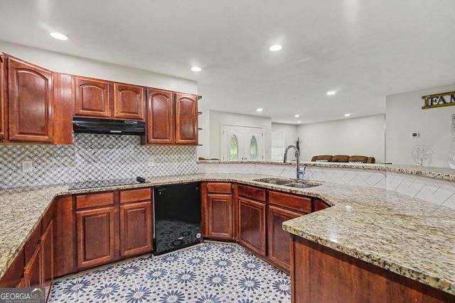900 Stone Lea Trace, Oxford, GA 30054