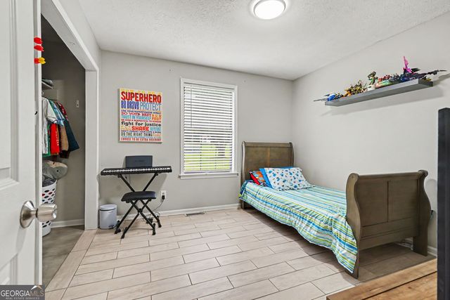 900 Stone Lea Trace, Oxford, GA 30054