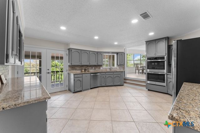 608 Ridgecrest Drive, Salado, TX 76571