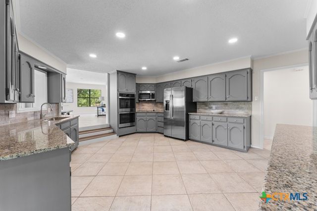 608 Ridgecrest Drive, Salado, TX 76571