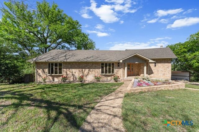 608 Ridgecrest Drive, Salado, TX 76571
