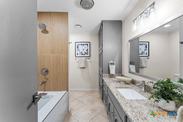608 Ridgecrest Drive, Salado, TX 76571