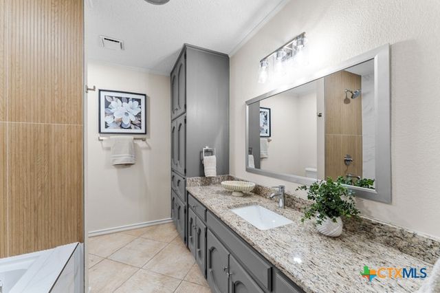 608 Ridgecrest Drive, Salado, TX 76571