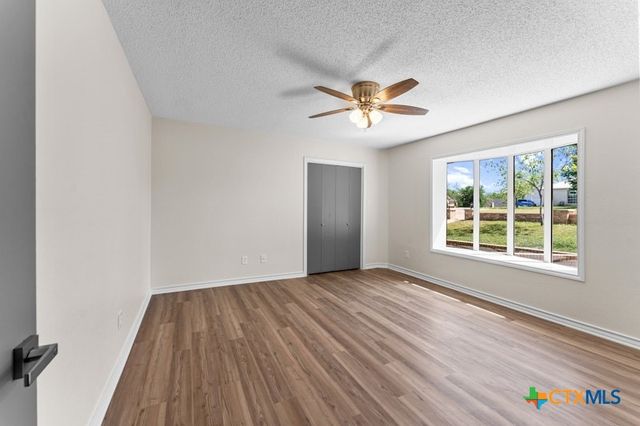 608 Ridgecrest Drive, Salado, TX 76571