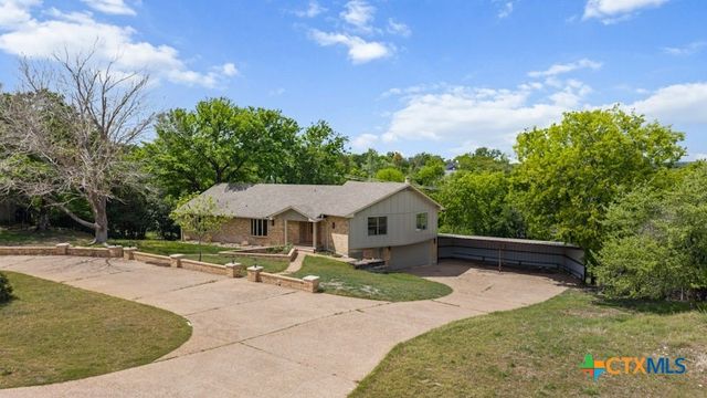 608 Ridgecrest Drive, Salado, TX 76571