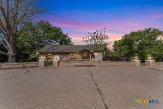 608 Ridgecrest Drive, Salado, TX 76571