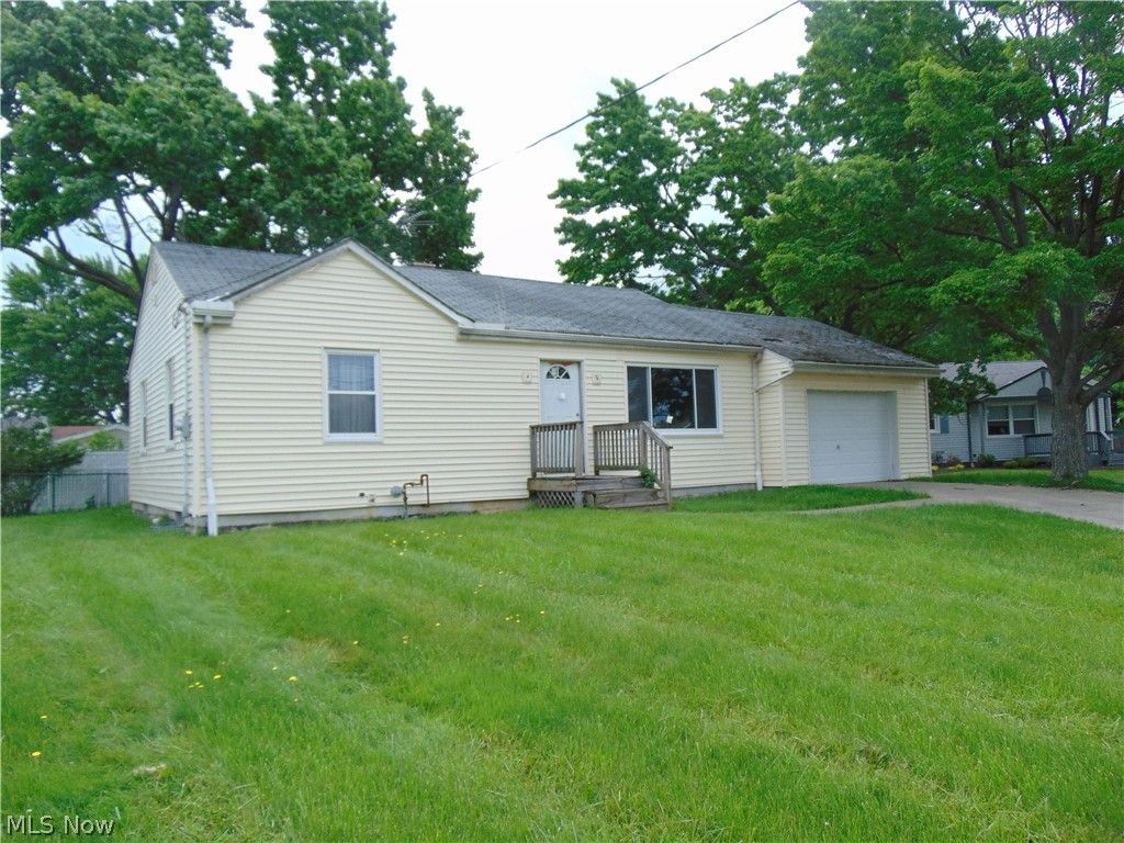 675 E 305th Street, Willowick, OH 44095