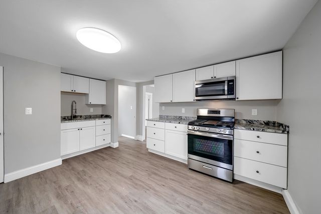 49 6th St., Lowell, MA 01850