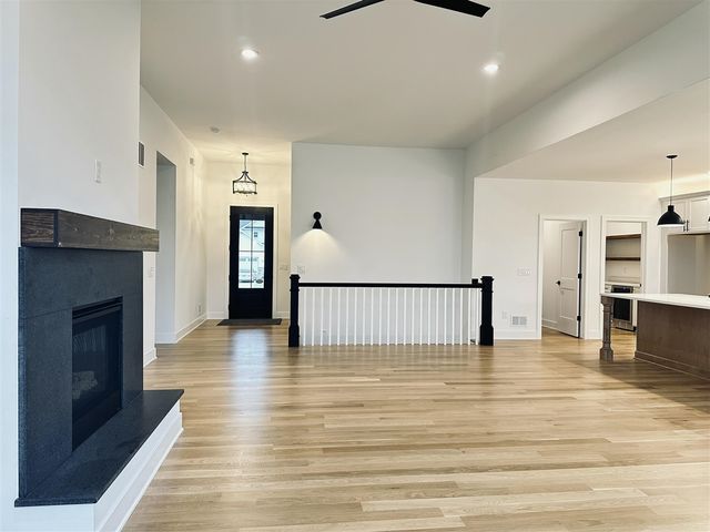 16420 Sleepy Hollow Drive, Fenton, MI 48430