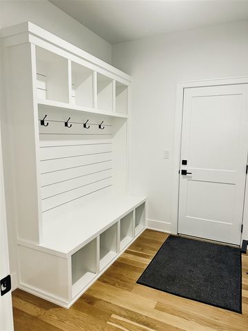 16420 Sleepy Hollow Drive, Fenton, MI 48430