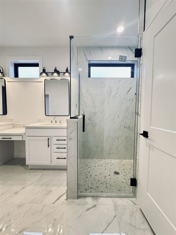 16420 Sleepy Hollow Drive, Fenton, MI 48430