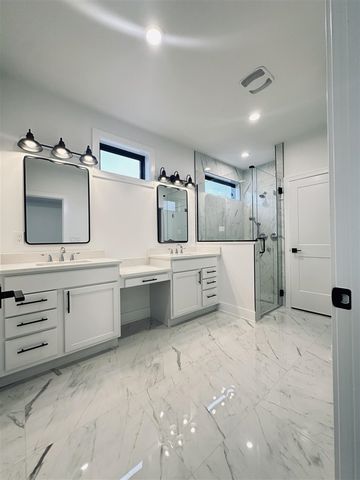 16420 Sleepy Hollow Drive, Fenton, MI 48430