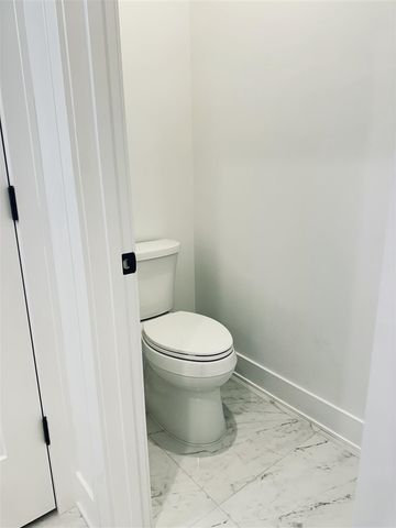 16420 Sleepy Hollow Drive, Fenton, MI 48430