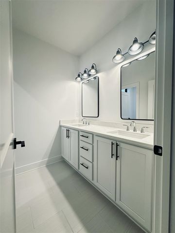 16420 Sleepy Hollow Drive, Fenton, MI 48430