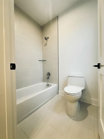 16420 Sleepy Hollow Drive, Fenton, MI 48430