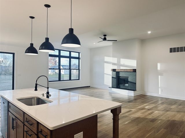 16420 Sleepy Hollow Drive, Fenton, MI 48430