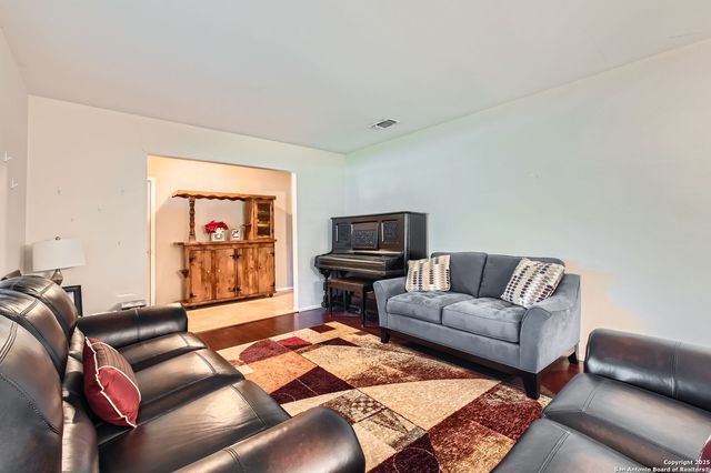 149 Bluet, Castle Hills, TX 78213