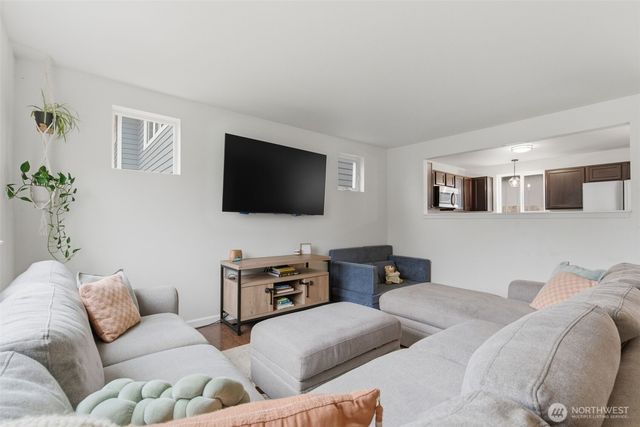 1276 SE Casandra Loop, Port Orchard, WA 98366
