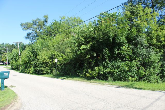 31918 Hillside Drive, Lakemoor, IL 60051