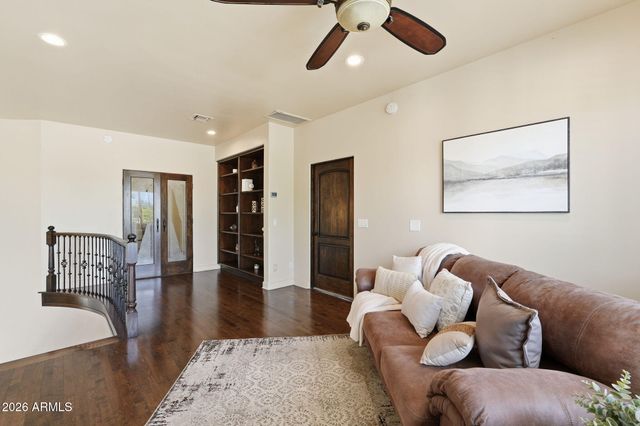 700 N DOBSON Road 33, Chandler, AZ 85224