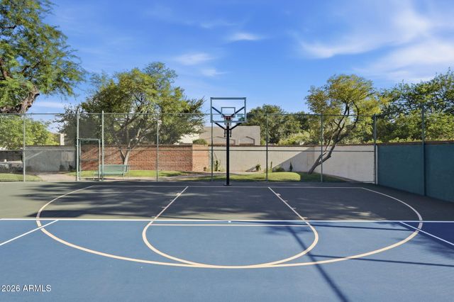 700 N DOBSON Road 33, Chandler, AZ 85224
