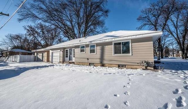 736 3rd Avenue E, Shakopee, MN 55379