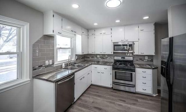 736 3rd Avenue E, Shakopee, MN 55379