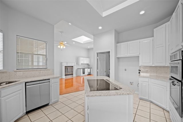 12020 Younger Court, Azle, TX 76020