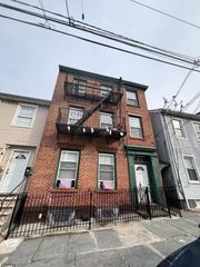197 Mill St, Paterson City, NJ 07501
