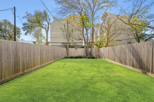 826 W 26th Street A, Houston, TX 77008