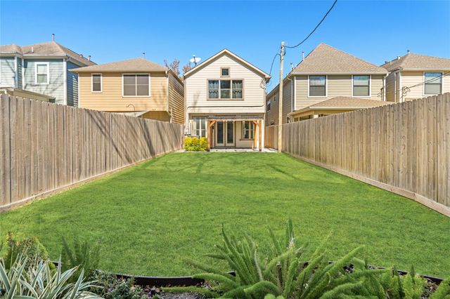 826 W 26th Street A, Houston, TX 77008