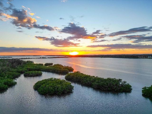 6511 BAYSHORE ROAD, Palmetto, FL 34221