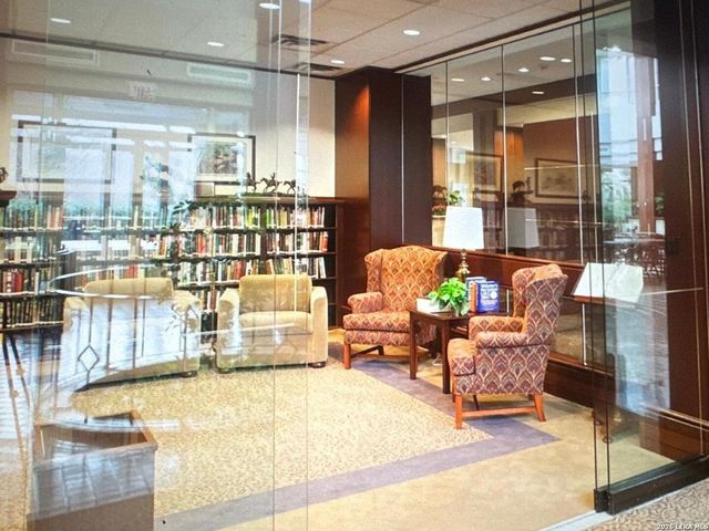 1 Towers Park Ln Apt 1508, San Antonio, TX 78209