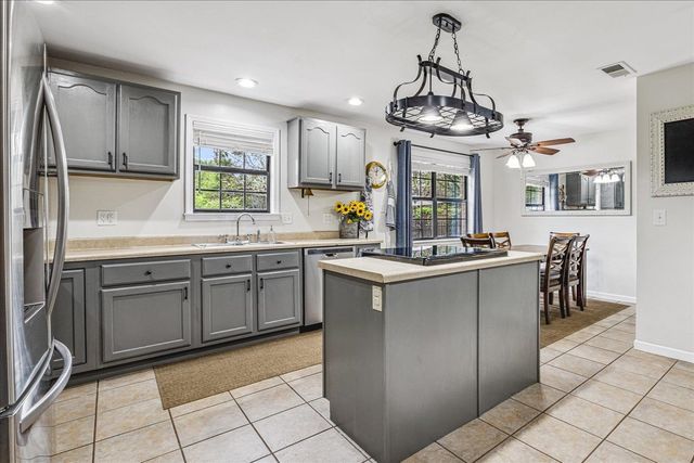 716 LAWNCREST CV, Collierville, TN 38017