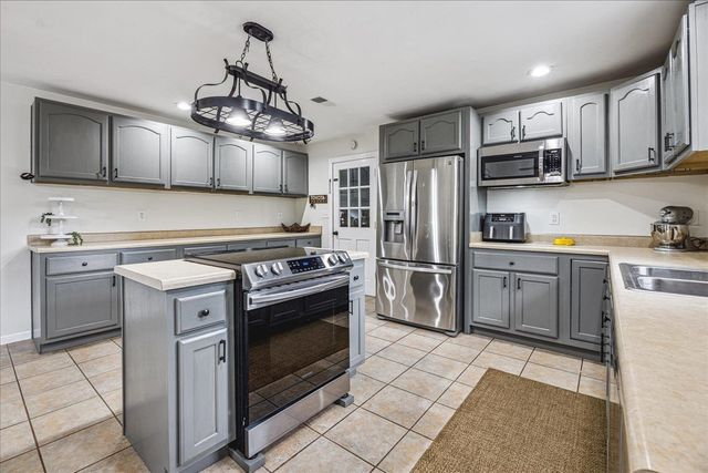 716 LAWNCREST CV, Collierville, TN 38017