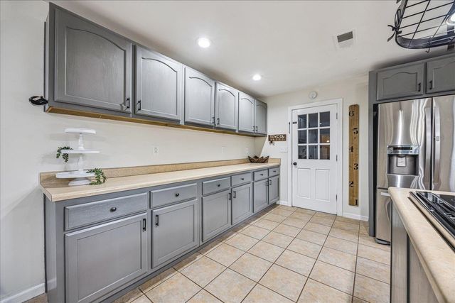 716 LAWNCREST CV, Collierville, TN 38017