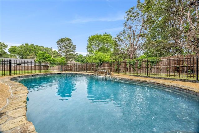 716 LAWNCREST CV, Collierville, TN 38017