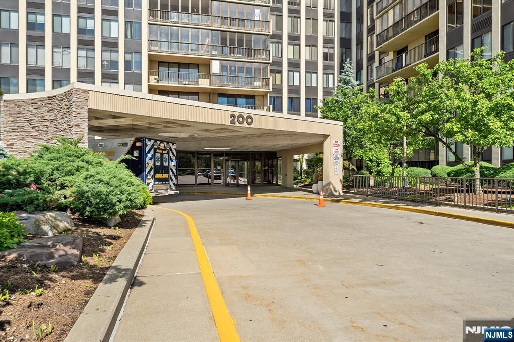 200 Winston Drive 2017, Cliffside Park, NJ 07010