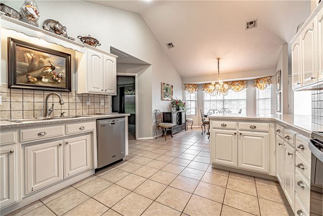 1807 SW Pine Avenue, Bentonville, AR 72713