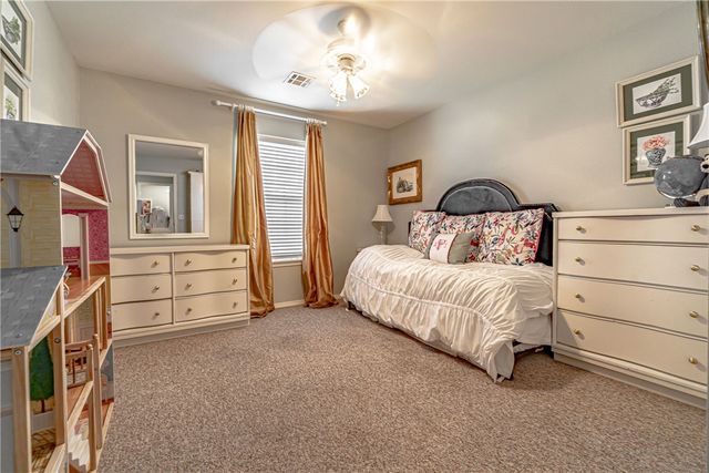 1807 SW Pine Avenue, Bentonville, AR 72713
