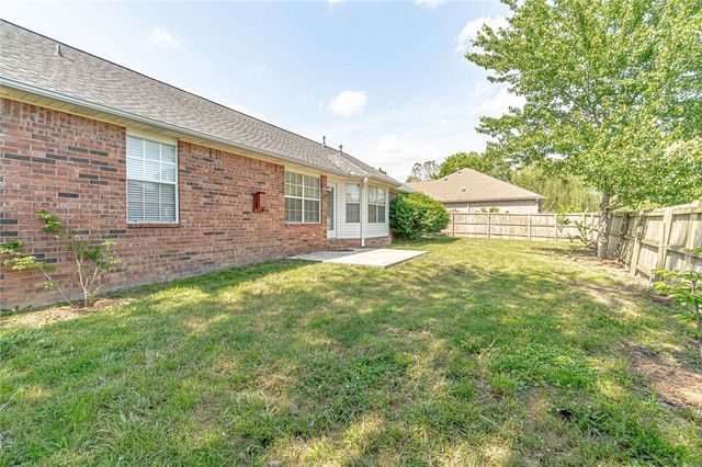 1807 SW Pine Avenue, Bentonville, AR 72713