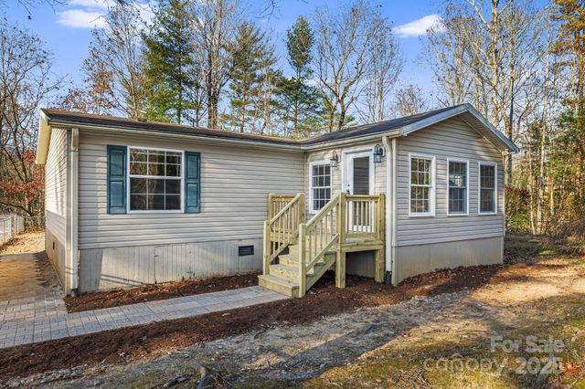 20 Luckenbach Drive, Fairview, NC 28730
